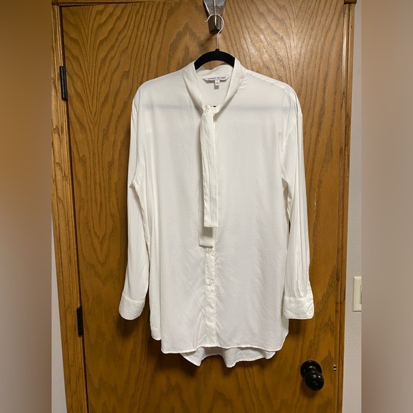 Elizabeth and James Women's Size L Crisp White Solid Long Sleeve Shirt - Picture 1 of 7